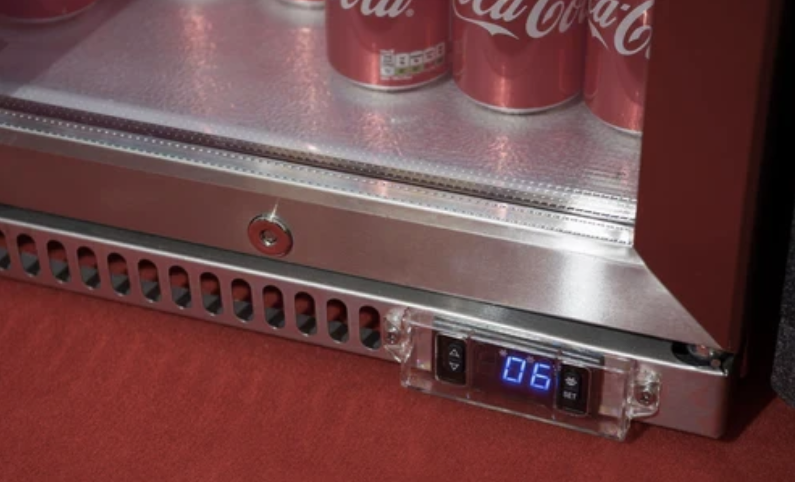 FRIGORIFICO BEBIDAS BEEFEATER 190L - Image 3